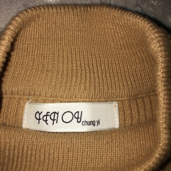 Sweater - Picture 2 of 8